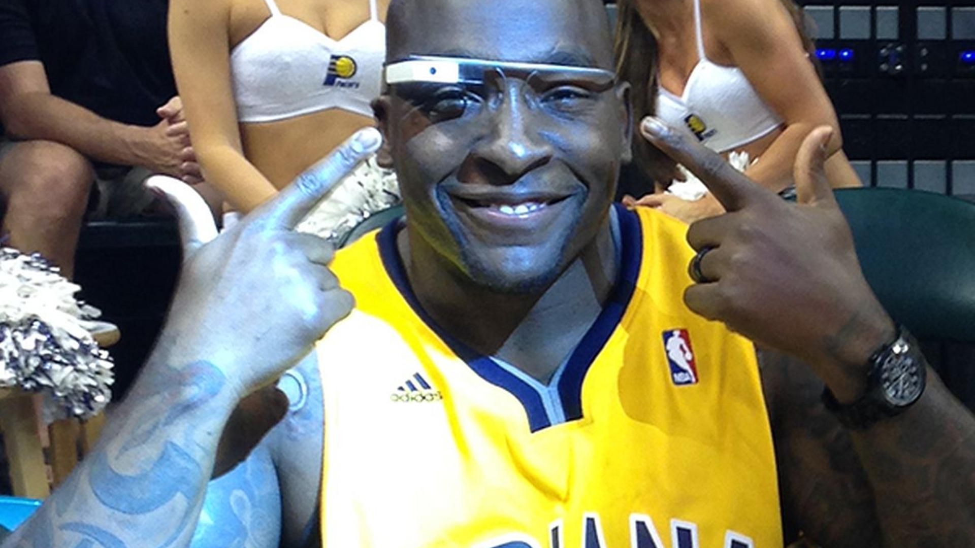 Zwecks Broadcasting: Die Indiana Pacers setzen auf Googles Datenbrille.