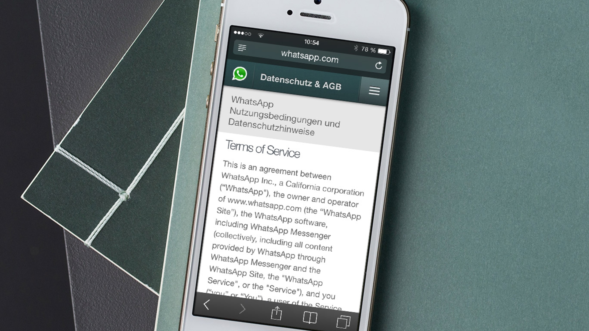 WhatsApp muss seine AGB ins Deutsche übersetzen. WhatsApp muss seine AGB ins Deutsche übersetzen.