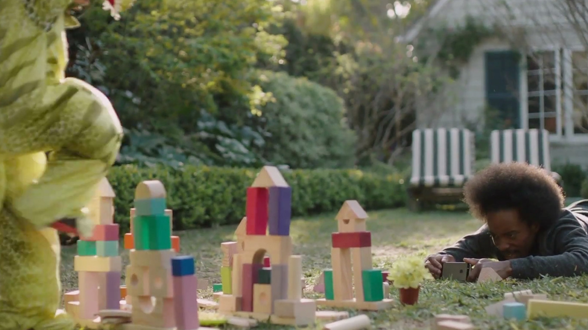 Den "Gigantic"-Spot für das iPhone 5s gibt es jetzt auch in Deutschland Den "Gigantic"-Spot für das iPhone 5s gibt es jetzt auch in Deutschland