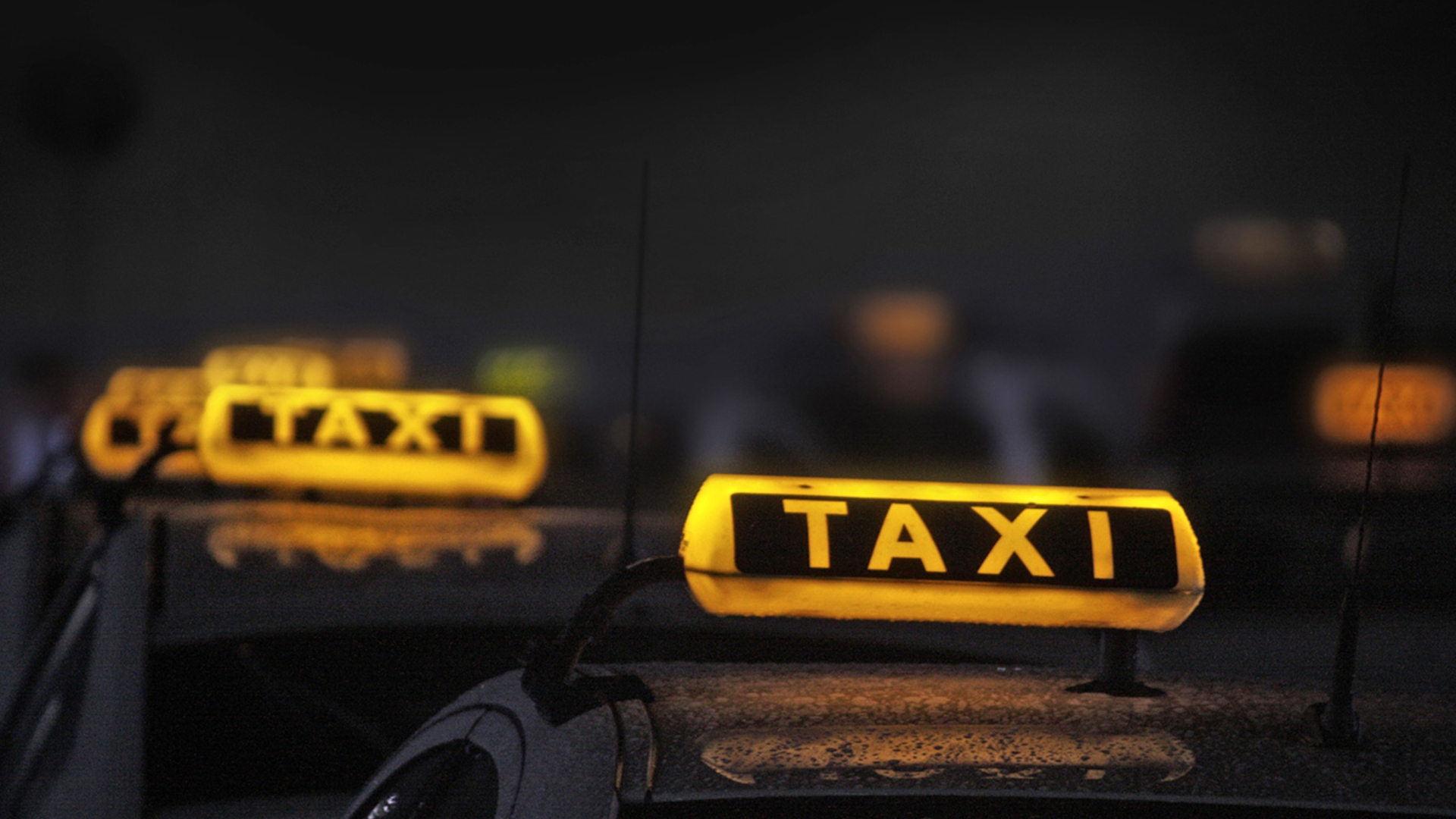 Start-Ups wie Uber, Wundercar und Lyft mischen das Taxi-Gewerbe auf und ziehen den Unmut der Fahrer auf sich. Start-Ups wie Uber, Wundercar und Lyft mischen das Taxi-Gewerbe auf und ziehen den Unmut der Fahrer auf sich.