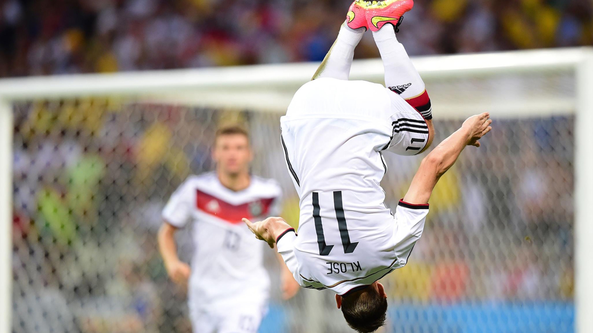 Wenn Miroslav Klose heute wieder einen Salto macht, seid Ihr per Livestream auch auf dem Tablet oder Smartphone dabei.