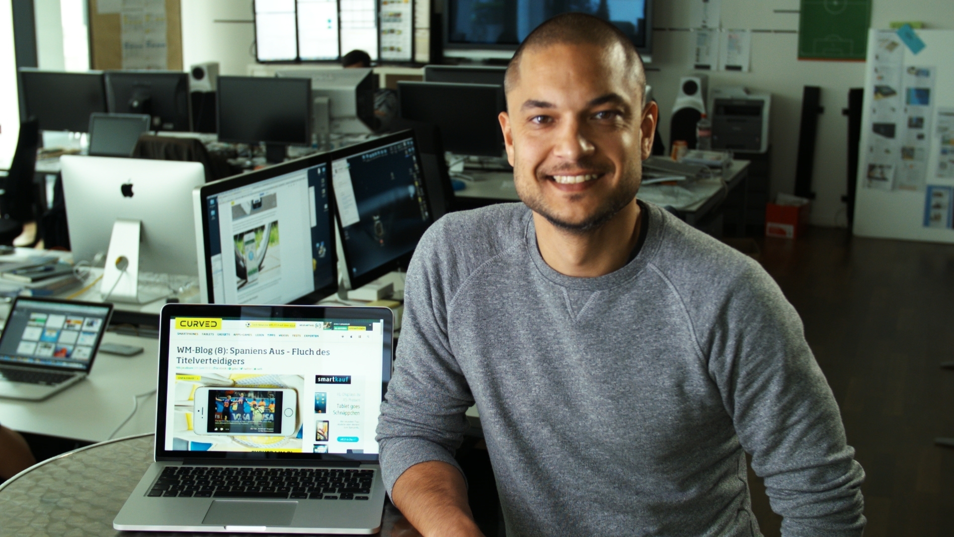 CURVED/compact_19_06 CURVED/compact_19_06