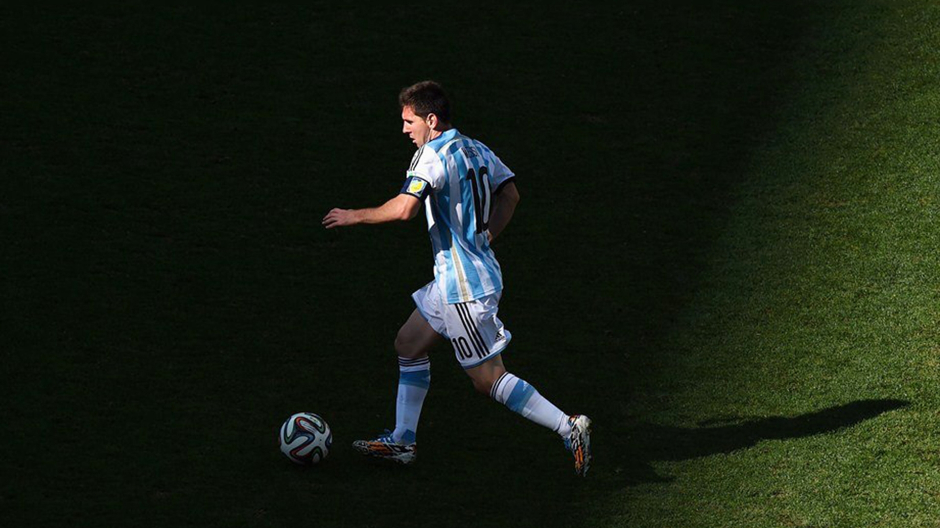 Ob Messi für Argentinien wieder das Siegtor erzielt oder ob Belgien den Weltfußballer aus dem Spiel nehmen kann, seht Ihr auch im Livestream. Ob Messi für Argentinien wieder das Siegtor erzielt oder ob Belgien den Weltfußballer aus dem Spiel nehmen kann, seht Ihr auch im Livestream.