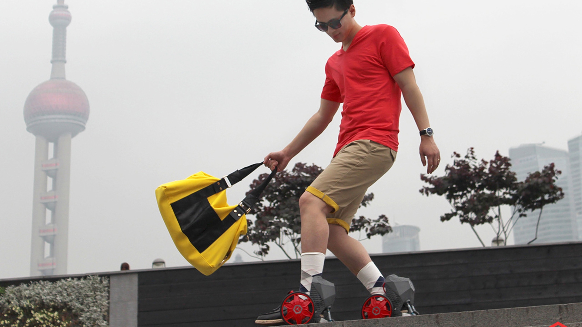 OK, nicht wirklich mit Raketenantrieb, sondern mit einem Elektromotor - aber trotzdem ein cooles Fortbewegungsmittel. OK, nicht wirklich mit Raketenantrieb, sondern mit einem Elektromotor - aber trotzdem ein cooles Fortbewegungsmittel.