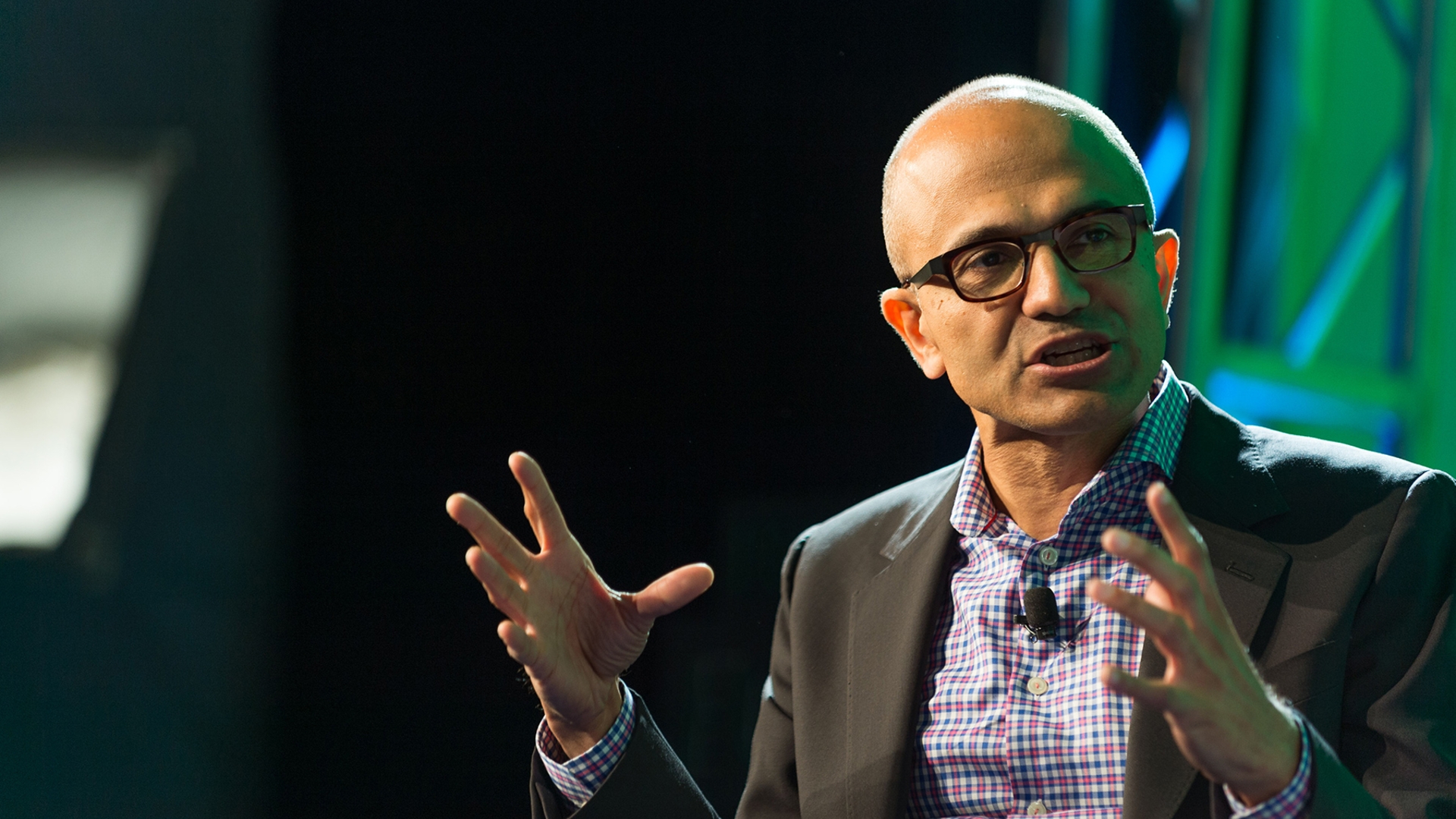 "Räumt Steve Ballmers Schrott weg": Satya Nadella "Räumt Steve Ballmers Schrott weg": Satya Nadella