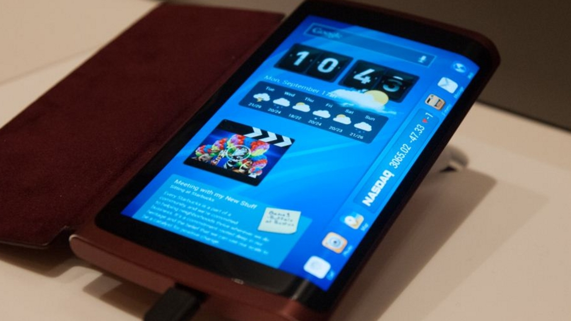 Samsungs Curved Display Samsungs Curved Display