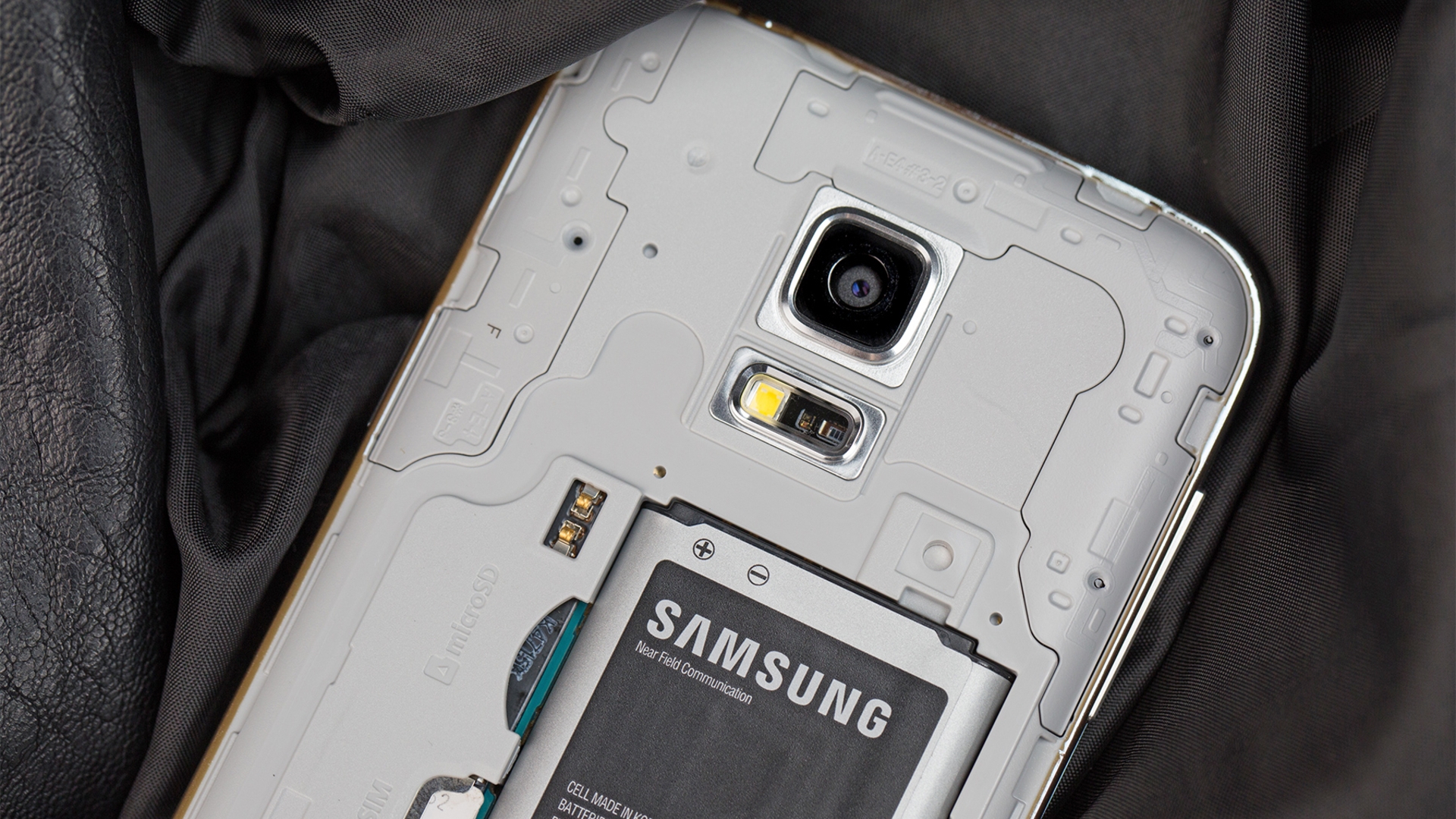 Dem Samsung Galaxy S5 mini unter die Haube geschaut