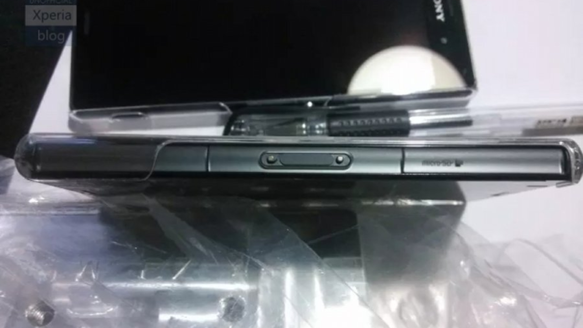 Neue Bilder zeigen das angebliche Sony Xperia Z3 Compact Neue Bilder zeigen das angebliche Sony Xperia Z3 Compact