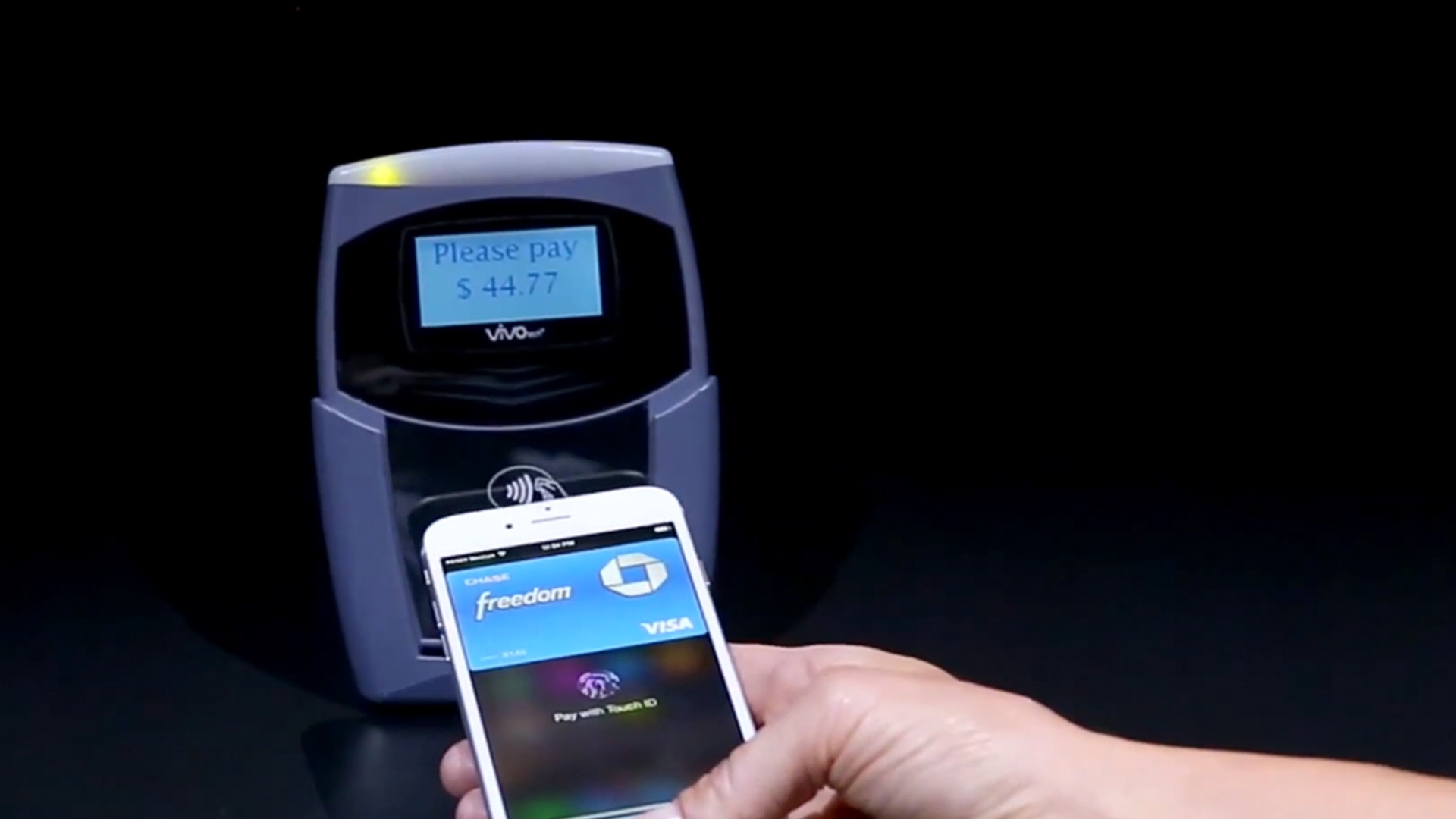 Über NFC und die Touch ID wird der Kauf mit dem iPhone 6 zügig abgeschlossen