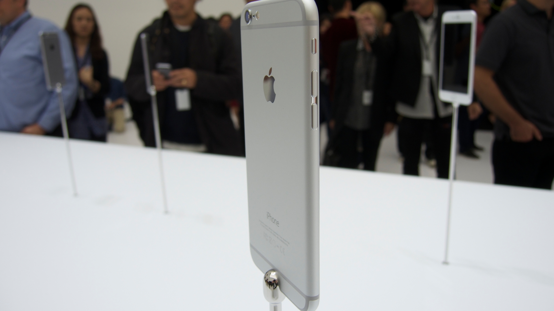 Adieu, Kanten: Die neuen iPhones haben schöne Rundungen Adieu, Kanten: Die neuen iPhones haben schöne Rundungen