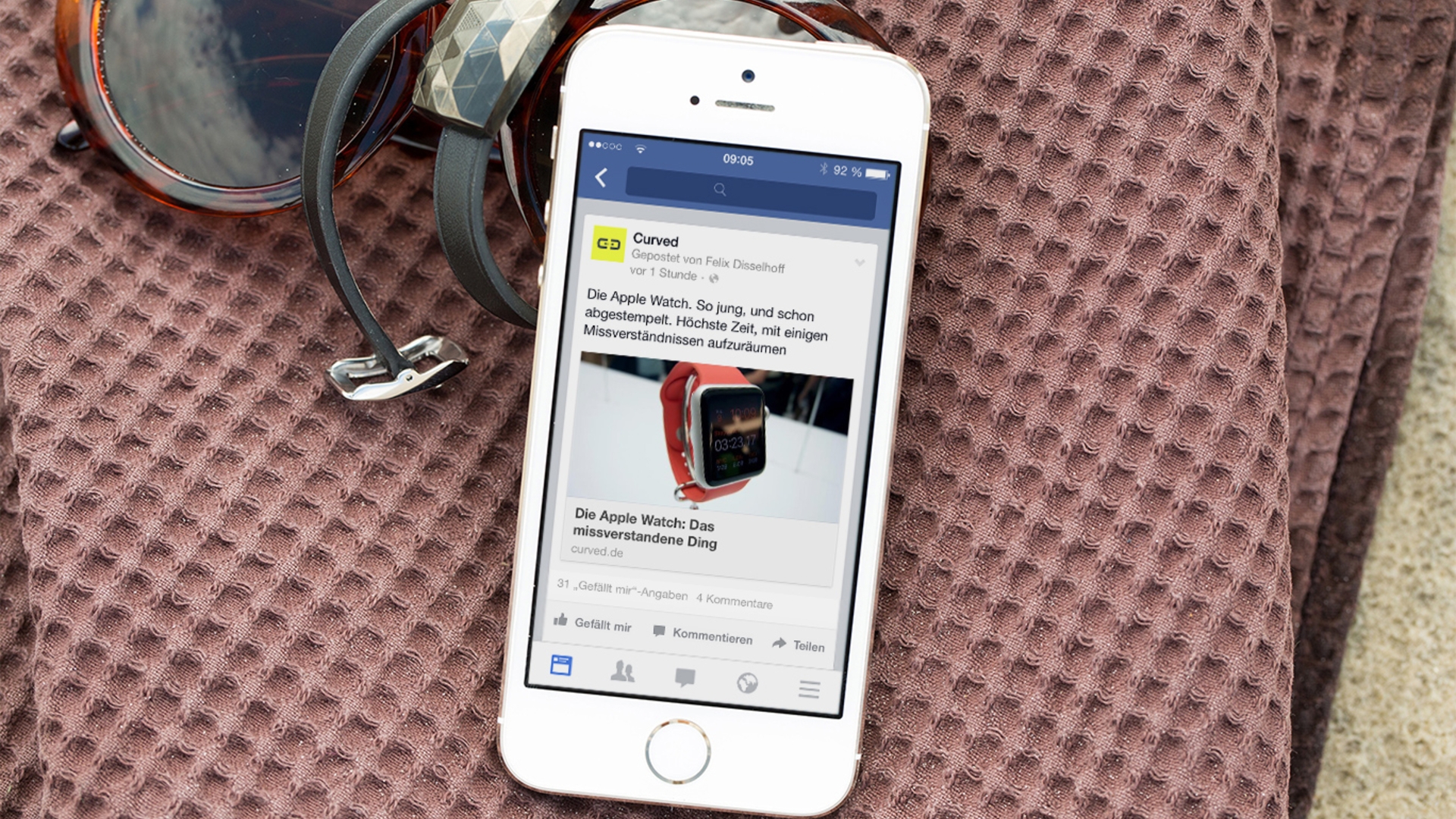 Facebook Post CURVED Facebook Post CURVED