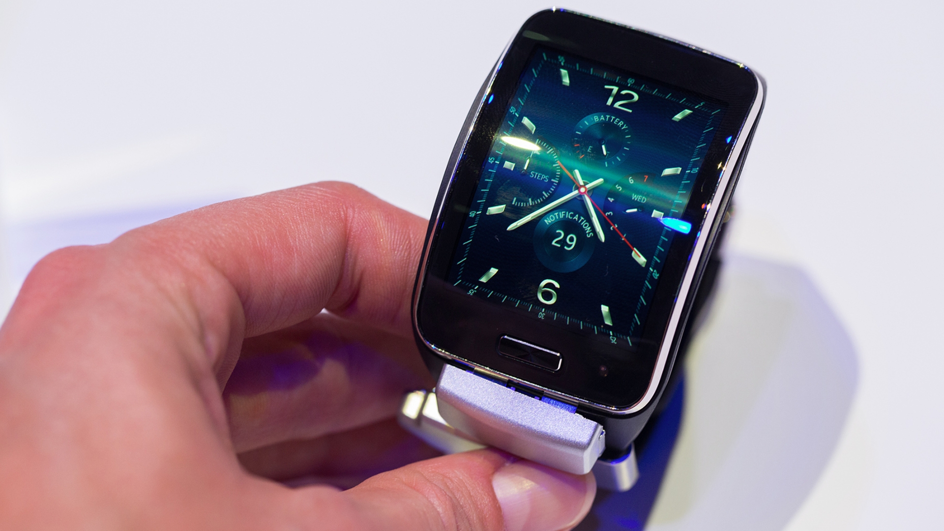 Samsung Gear S: Für 399 Euro bald zu haben Samsung Gear S: Für 399 Euro bald zu haben