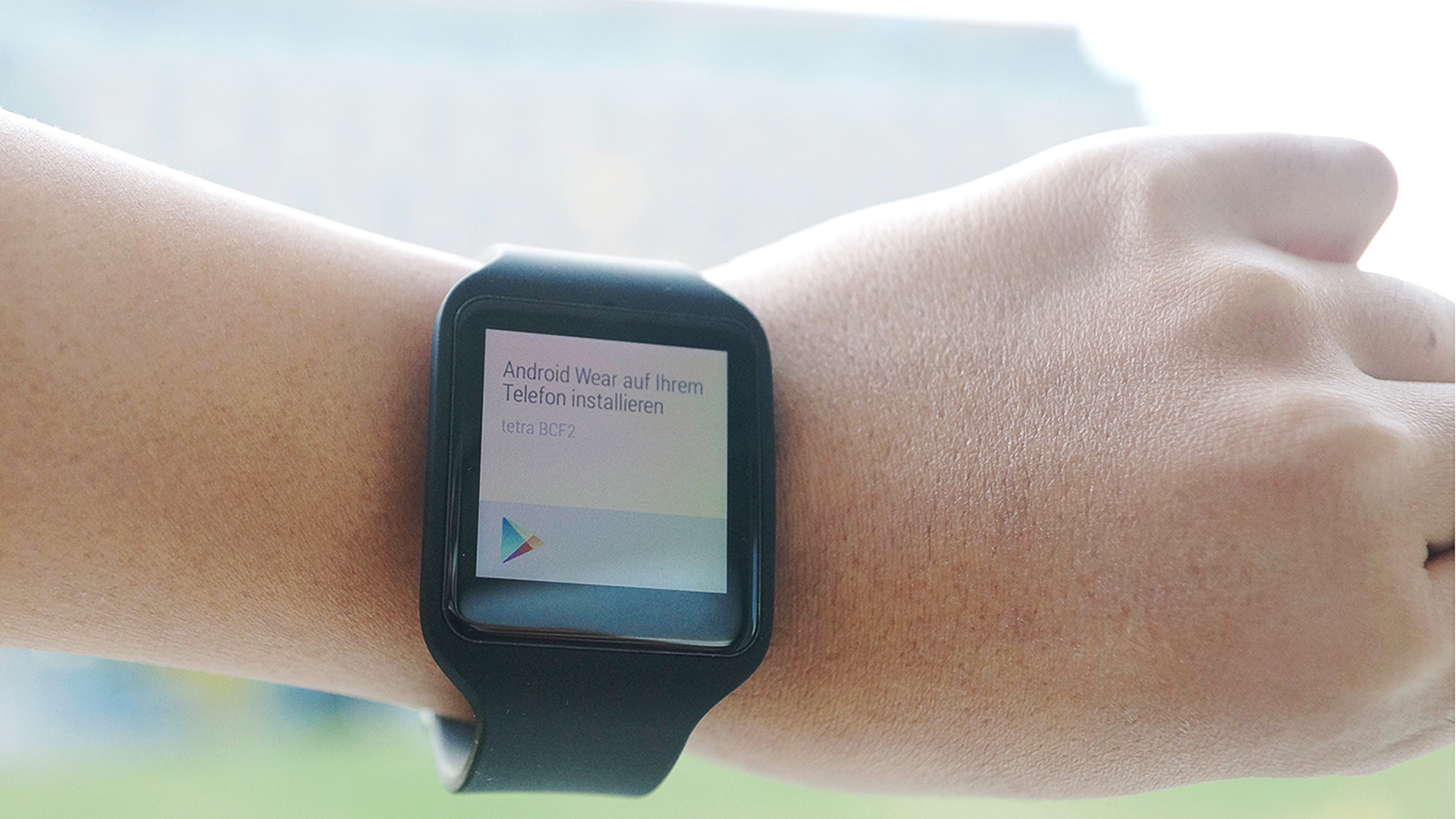 Die Sony Smartwatch 3 läuft mit Android Wear.