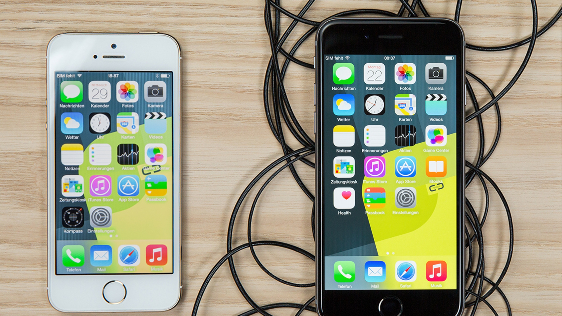 Ist neu immer besser? iPhone 5s (li.), iPhone 6 (re.) Ist neu immer besser? iPhone 5s (li.), iPhone 6 (re.)