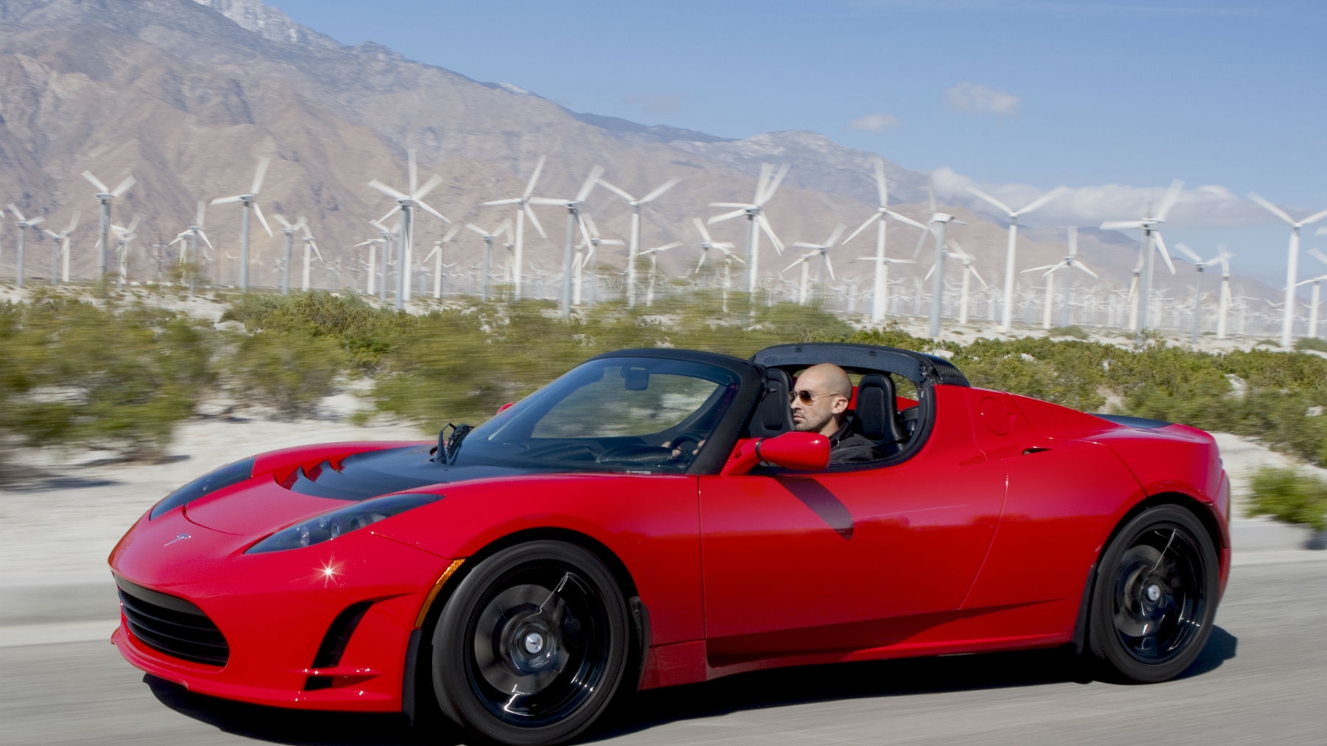 Das Roadster 3.0-Package wird bei einer Fahrt von San Francisco nach Los Angeles demonstriert.