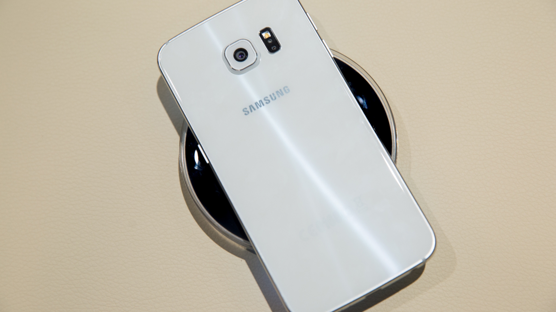 Samsung Galaxy S6 edge Samsung Galaxy S6 edge