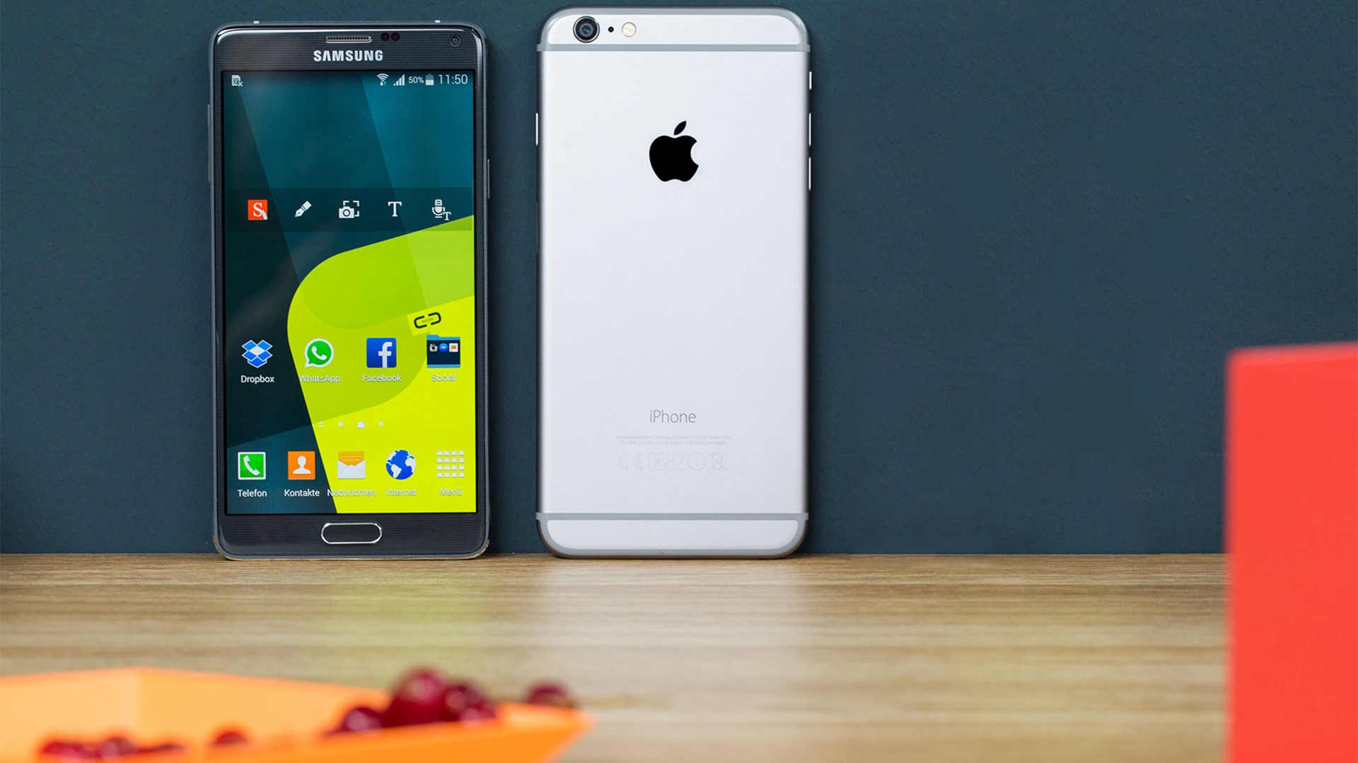 iPhone 6 Plus vs. Samsung Galaxy Note 4 iPhone 6 Plus vs. Samsung Galaxy Note 4