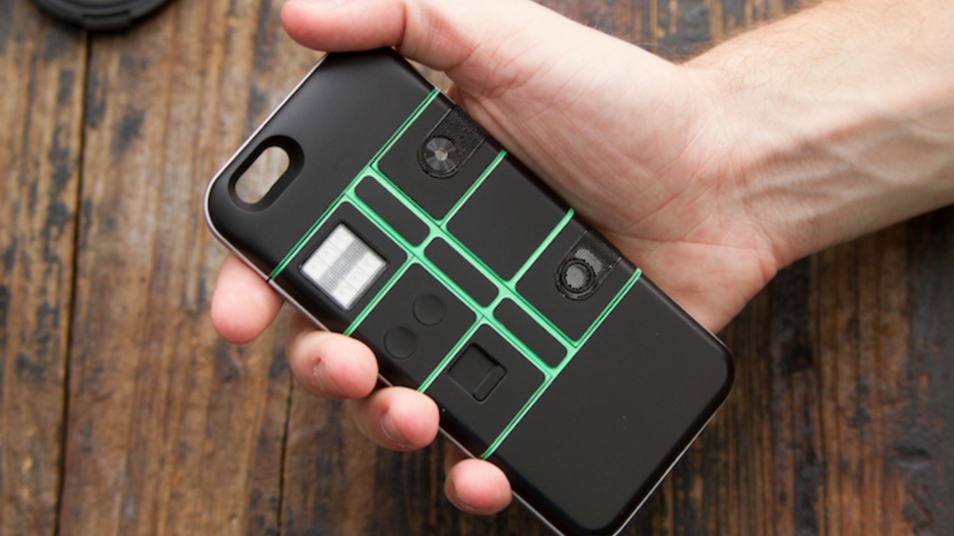 In der Smartphone-Hülle von Nexpaq könnt Ihr die Module nach Belieben austauschen In der Smartphone-Hülle von Nexpaq könnt Ihr die Module nach Belieben austauschen