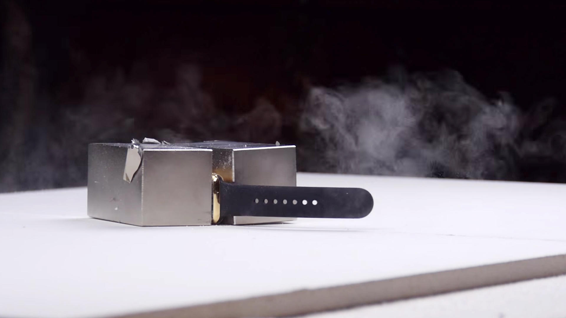 Die Supermagnete nähern sich bedrohlich der sündhaft teuren Apple Watch Edition Die Supermagnete nähern sich bedrohlich der sündhaft teuren Apple Watch Edition