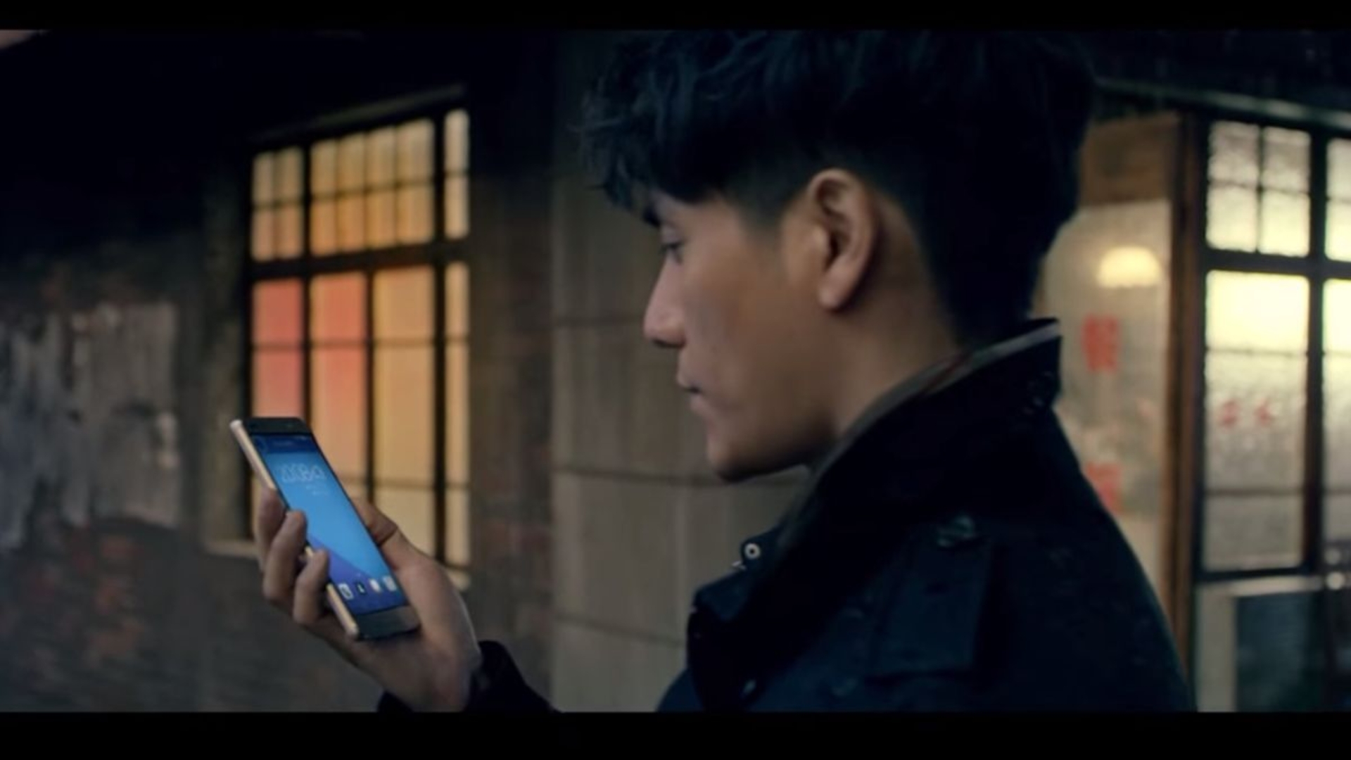 Das Teaser-Video zeigt erstmals das Huawei Honor 7 – wenn auch nur undeutlich Das Teaser-Video zeigt erstmals das Huawei Honor 7 – wenn auch nur undeutlich