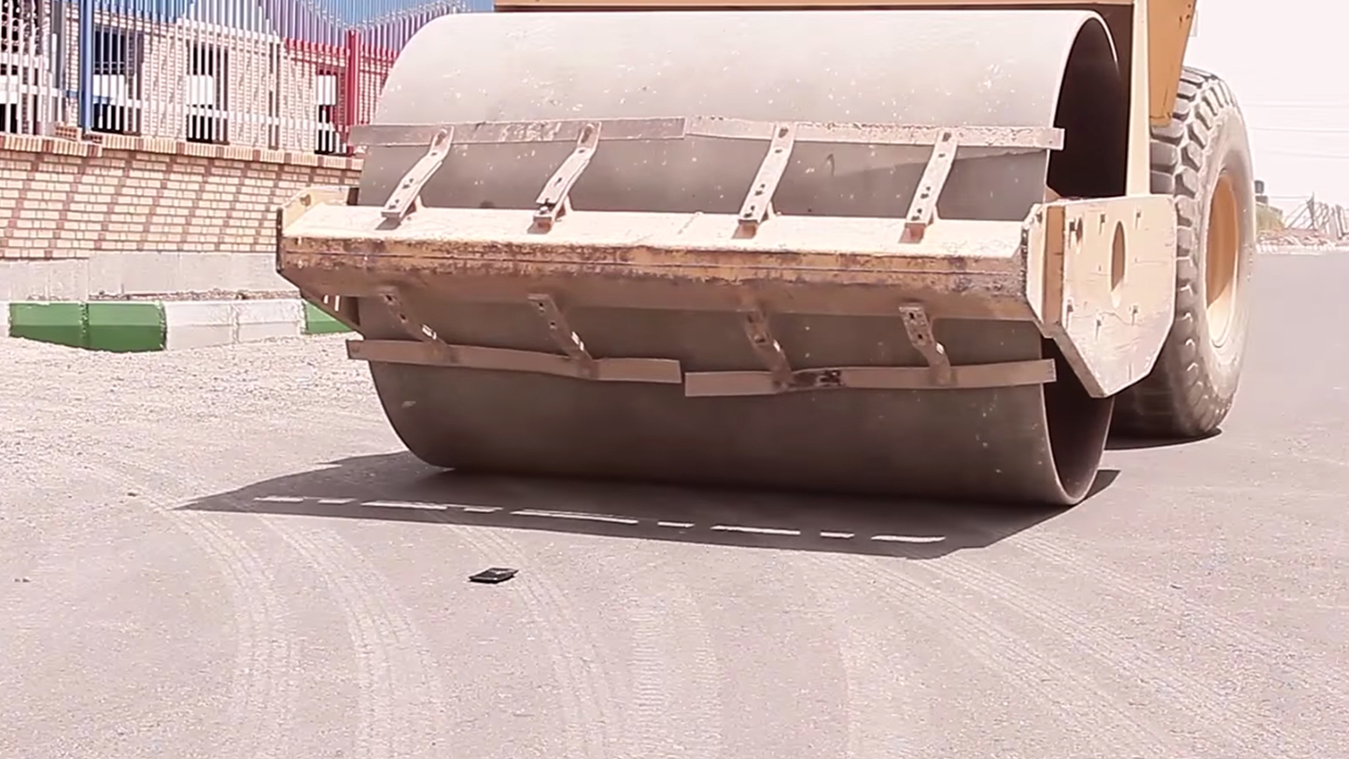 Das LG G Flex 2 wird überrollt Das LG G Flex 2 wird überrollt