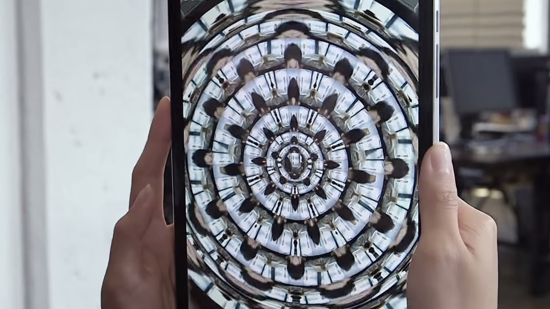 Selfie X Selfie ist eine der ersten Apps in der Galerie von Android Experiments Selfie X Selfie ist eine der ersten Apps in der Galerie von Android Experiments