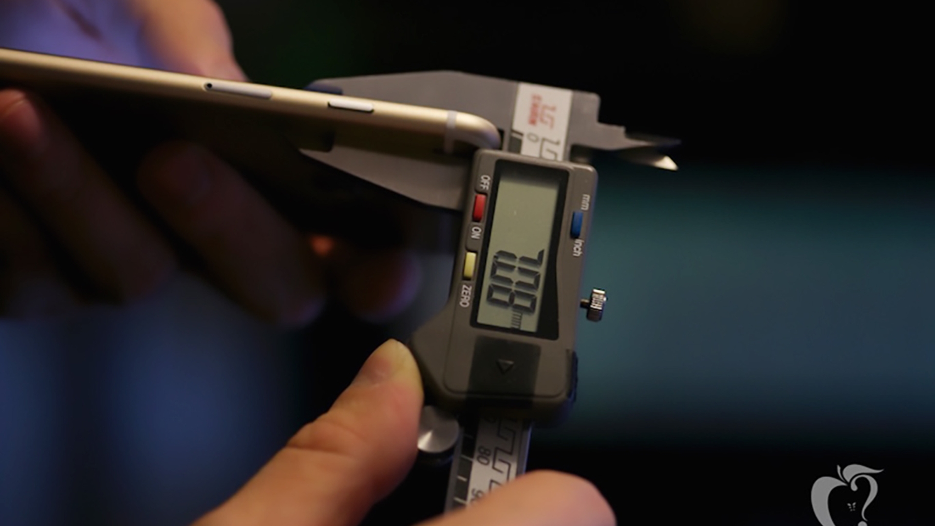 Apple_iphone_6s_thickness Apple_iphone_6s_thickness