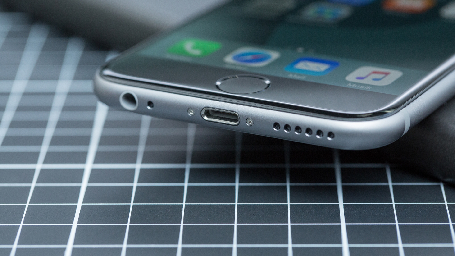 Das iPhone 6s mit normalem Kopfhöreranschluss Das iPhone 6s mit normalem Kopfhöreranschluss