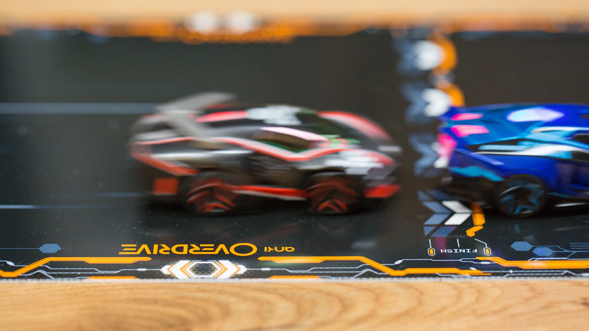 Anki Overdrive: Eine Rennbahn für Smartphones. Anki Overdrive: Eine Rennbahn für Smartphones.