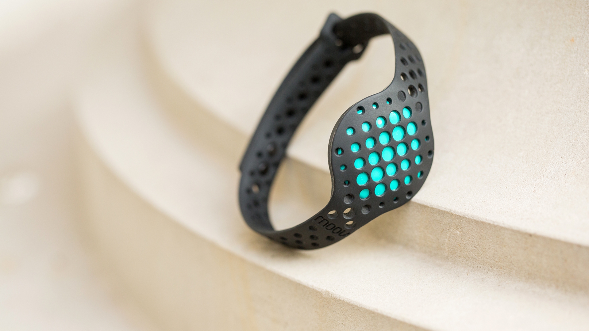 Moov Now: Personal Coach und Fitnesstracker in einem Wearable. Moov Now: Personal Coach und Fitnesstracker in einem Wearable.