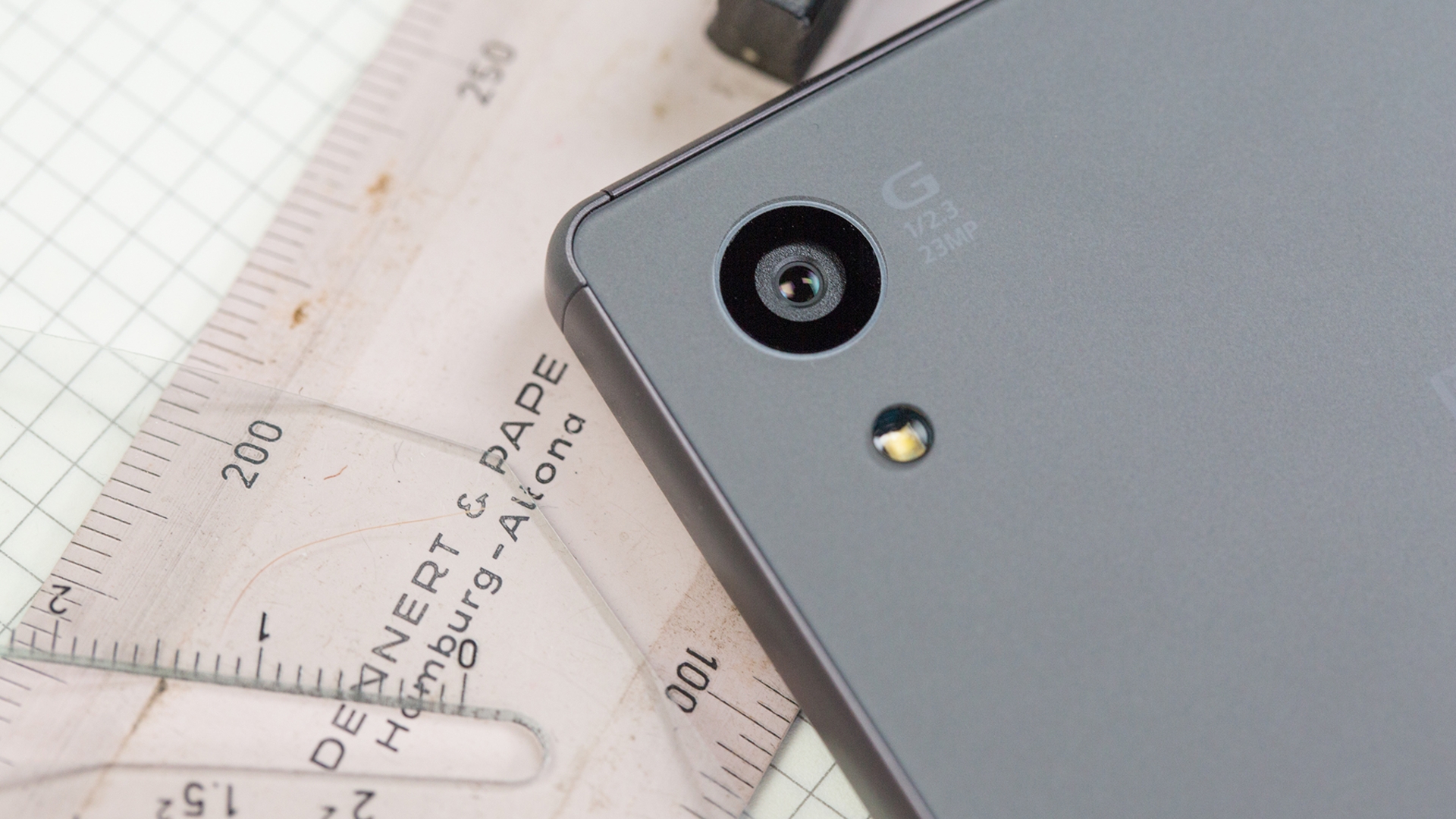 Sony Xperia Z5: 23 Megapixel und große Unterschiede zwischen Labor-und Praxistest. Sony Xperia Z5: 23 Megapixel und große Unterschiede zwischen Labor-und Praxistest.