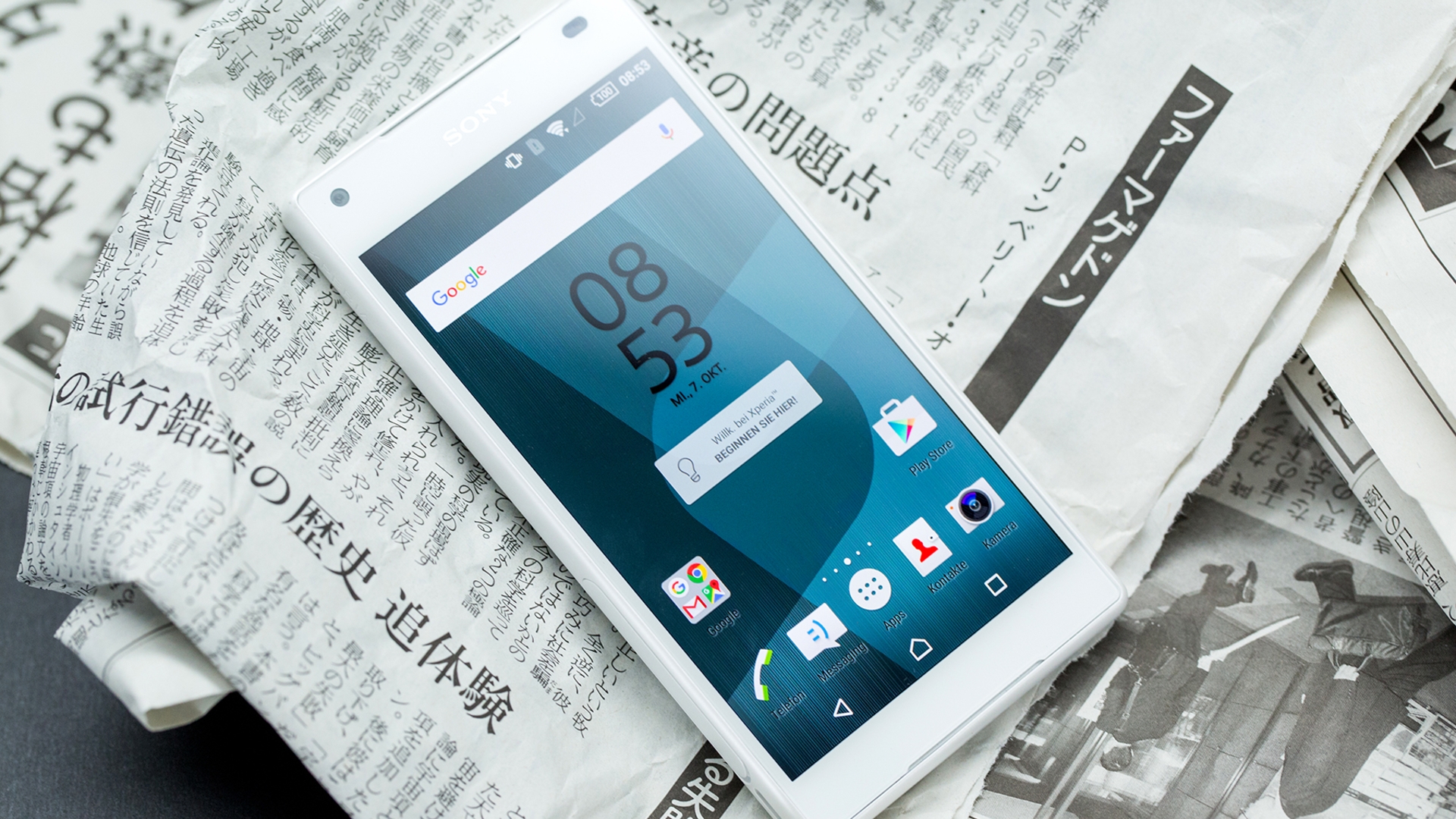 Sony Xperia Z5 compact: Diesmal ist Sony die Verkleinerung nicht so gut geglückt. Sony Xperia Z5 compact: Diesmal ist Sony die Verkleinerung nicht so gut geglückt.