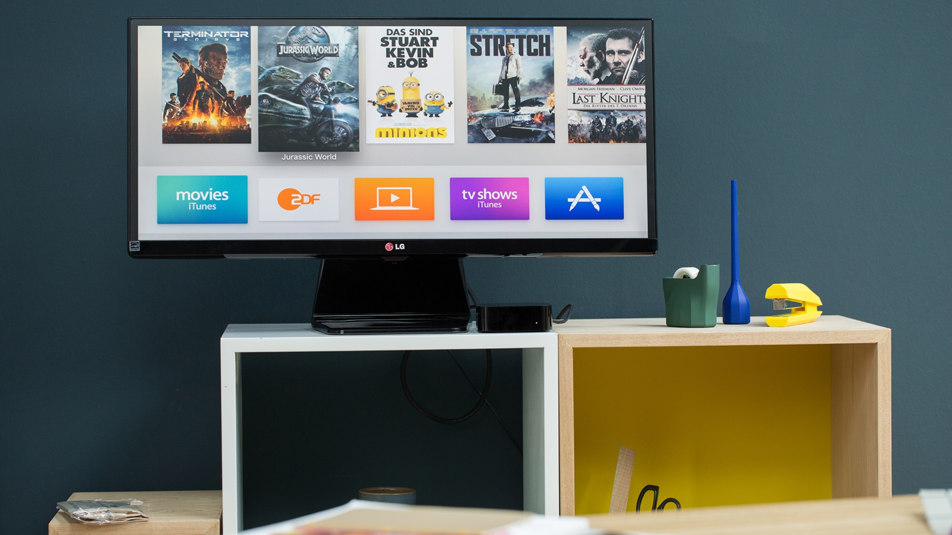 Apple TV (4. Generation) Apple TV (4. Generation)