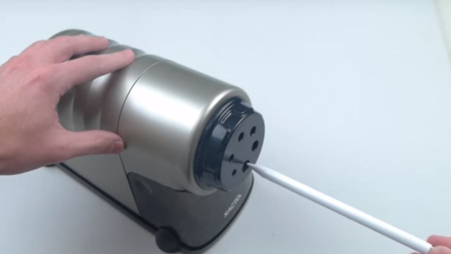 Apple Pencil gegen Anspitzer TechRax Apple Pencil gegen Anspitzer TechRax