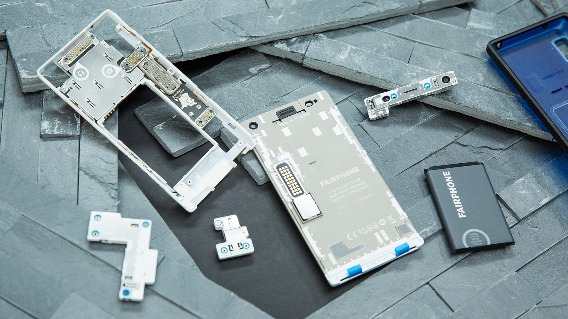 Auseinandergenommen: das Fairphone 2