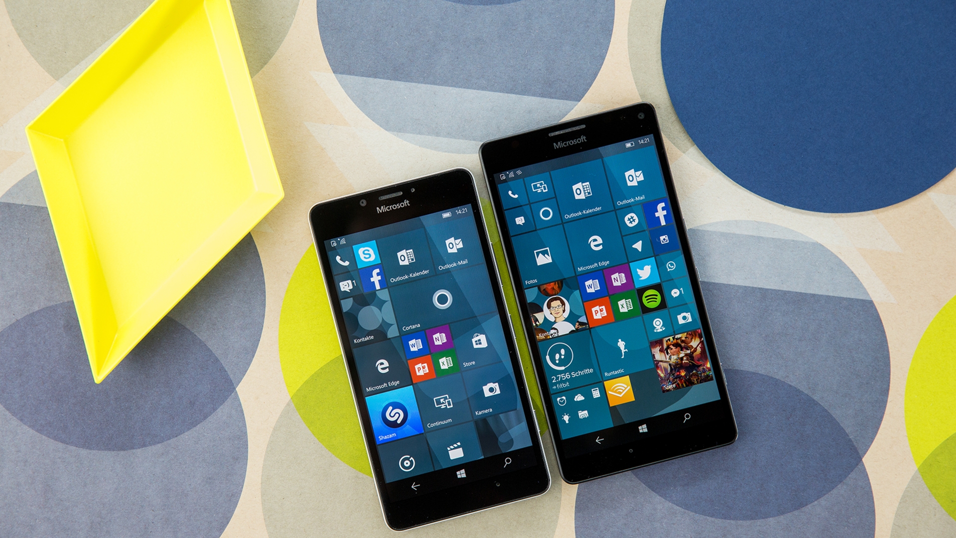 Microsoft Lumia 950 vs 950 XL Microsoft Lumia 950 vs 950 XL