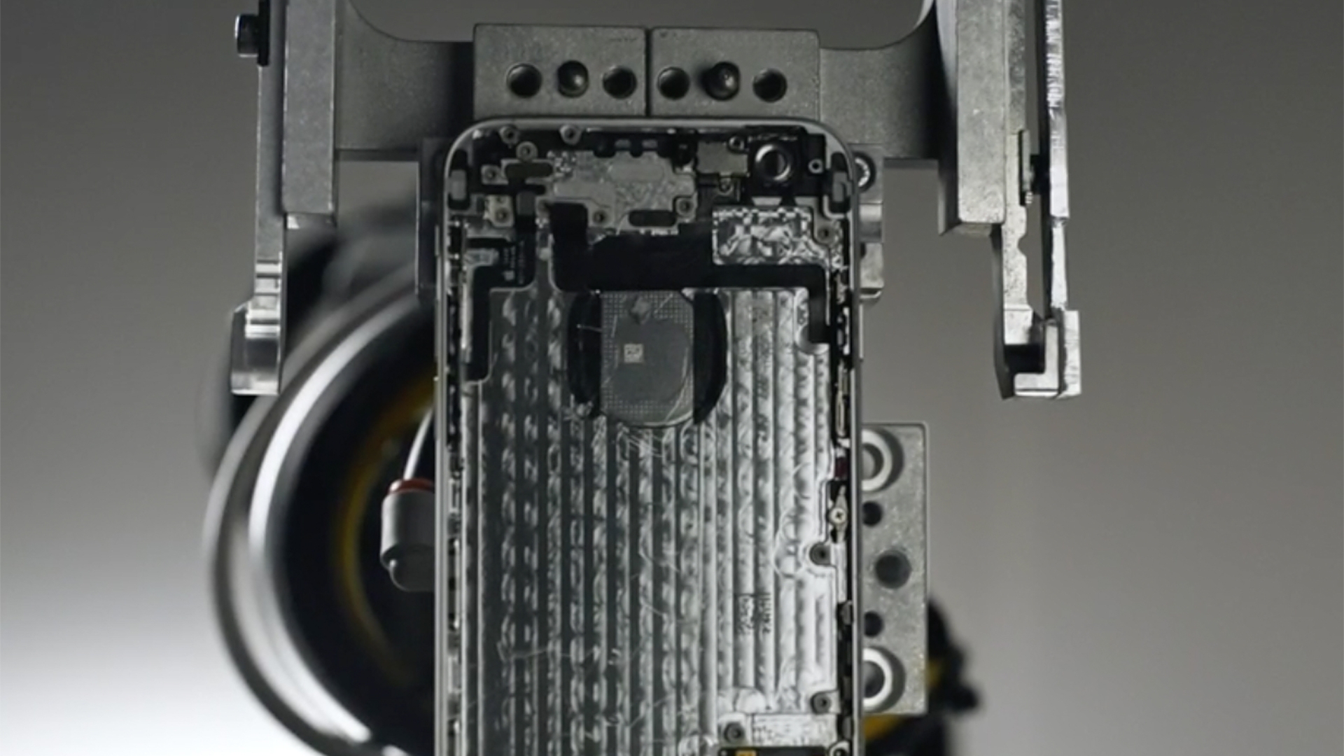 Auch wenn Apple bei der Keynote des iPhone SE das iPhone 7 nicht gezeigt hat, Rückschlüsse lassen sich trotzdem ziehen. Auch wenn Apple bei der Keynote des iPhone SE das iPhone 7 nicht gezeigt hat, Rückschlüsse lassen sich trotzdem ziehen.