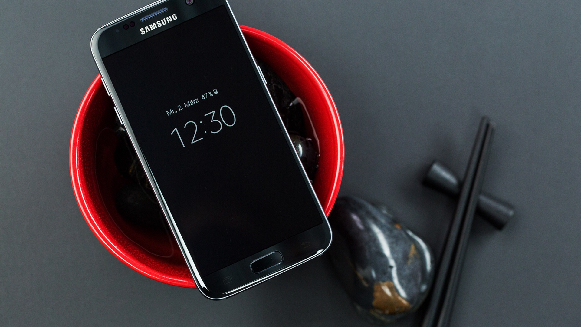 Samsung Galaxy S7: Das "Always On"-Display lässt sich auch ausschalten. Samsung Galaxy S7: Das "Always On"-Display lässt sich auch ausschalten.