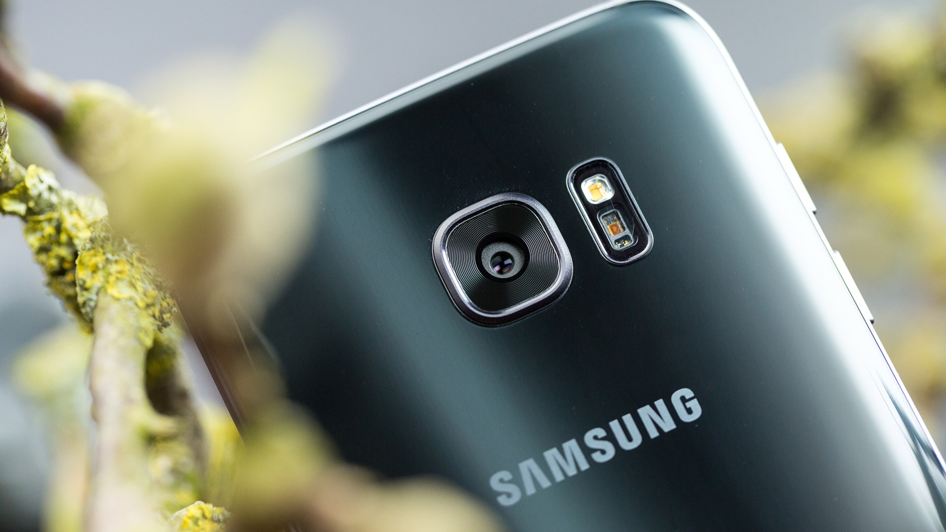 Samsung Galaxy S7 edge Samsung Galaxy S7 edge