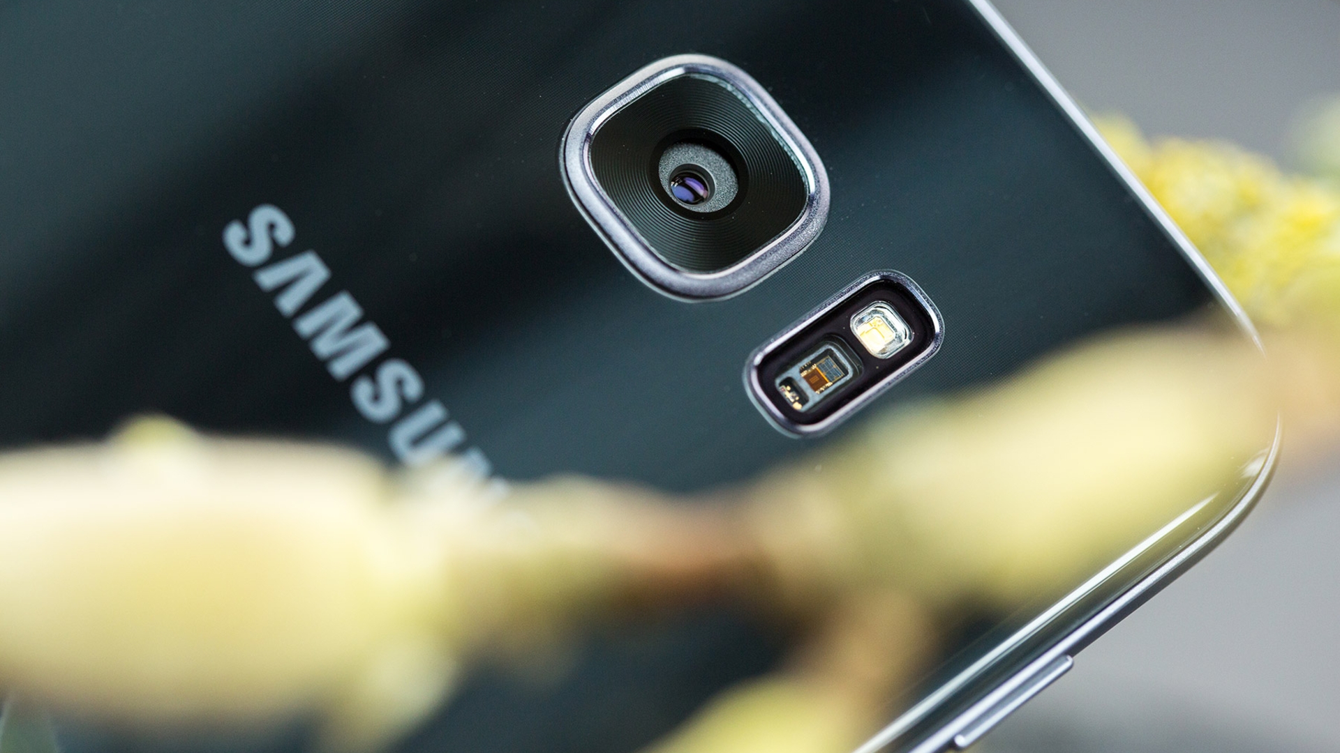 Samsung Galaxy S7 edge Samsung Galaxy S7 edge