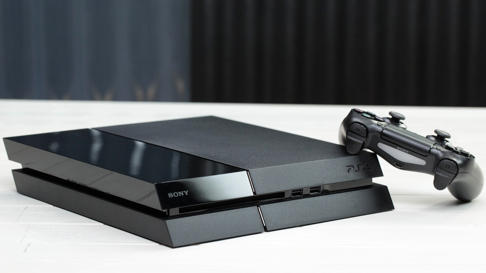 Sony, PS4, Playstation 4 Playstation 4 mit Gamepad