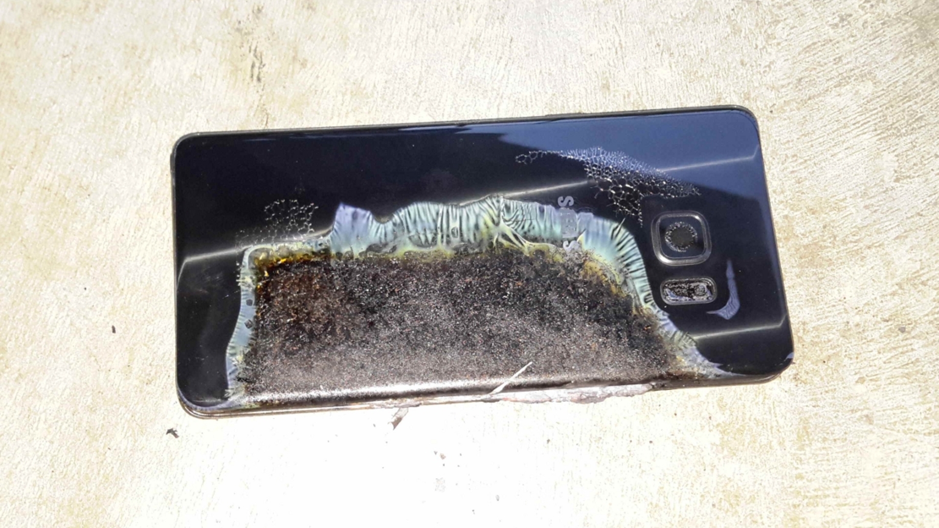 Galaxy Note 7 Akku explodiert Galaxy Note 7 Akku explodiert