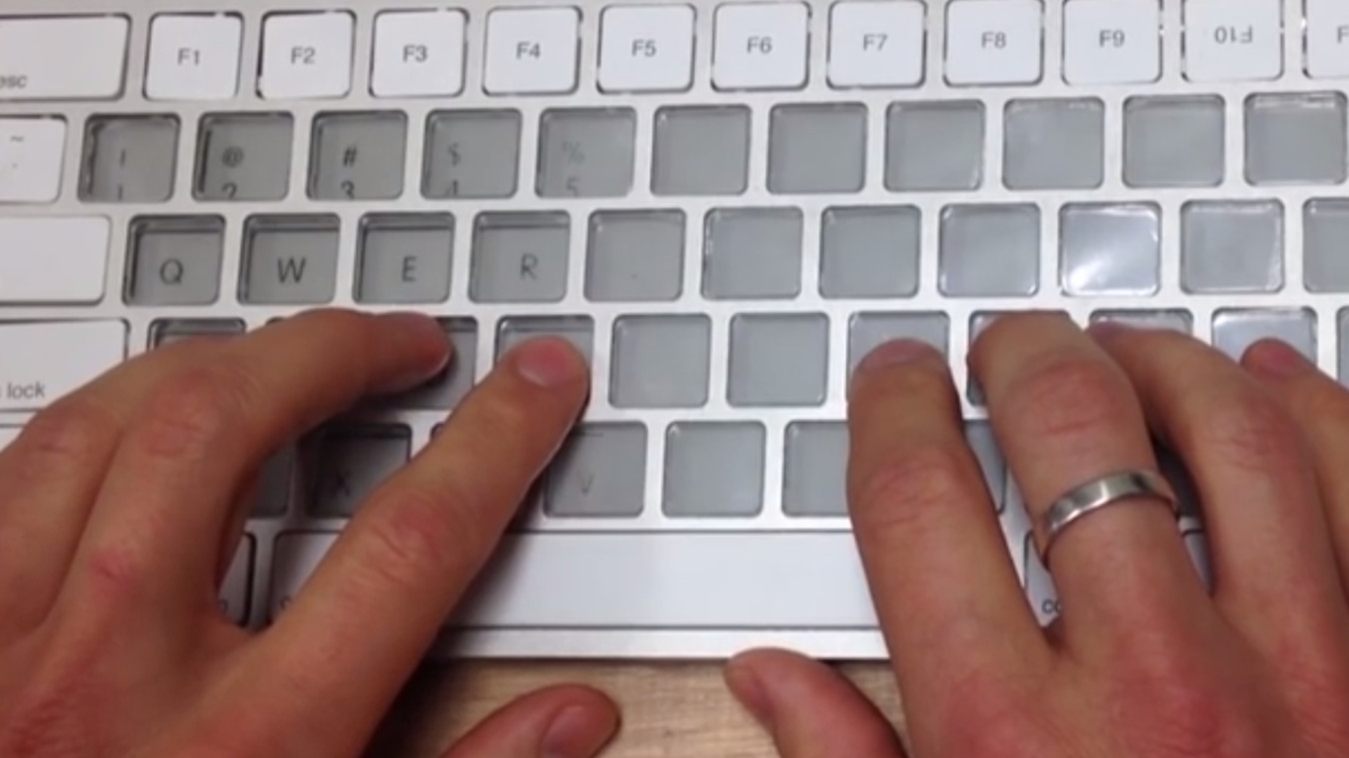 Sonder E-Ink-Tastatur YouTube Sonder Design Sonder E-Ink-Tastatur YouTube Sonder Design