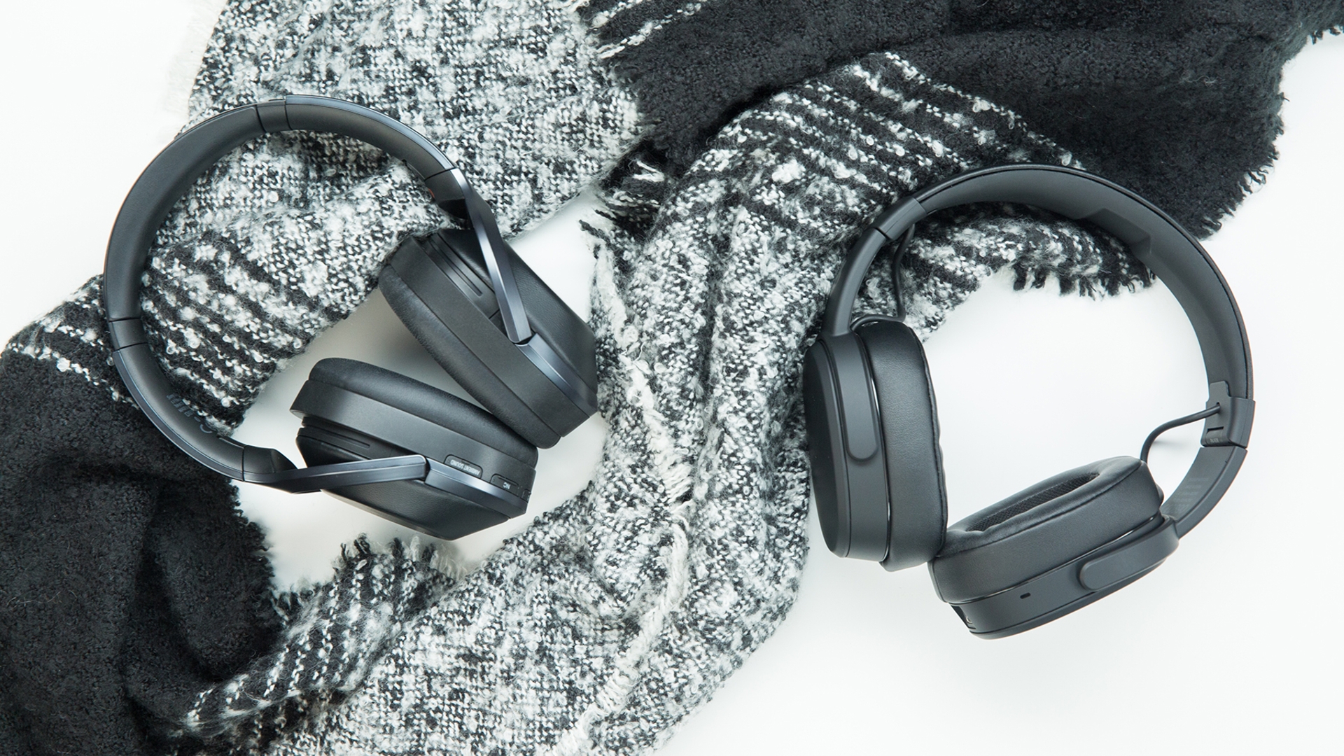 Skullcandy Crusher, Sony MDR-1000X Skullcandy Crusher, Sony MDR-1000X