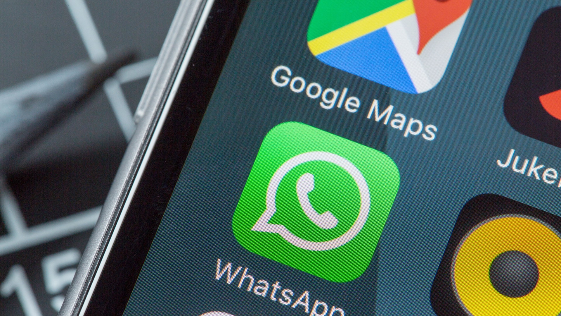 WhatsApp WhatsApp