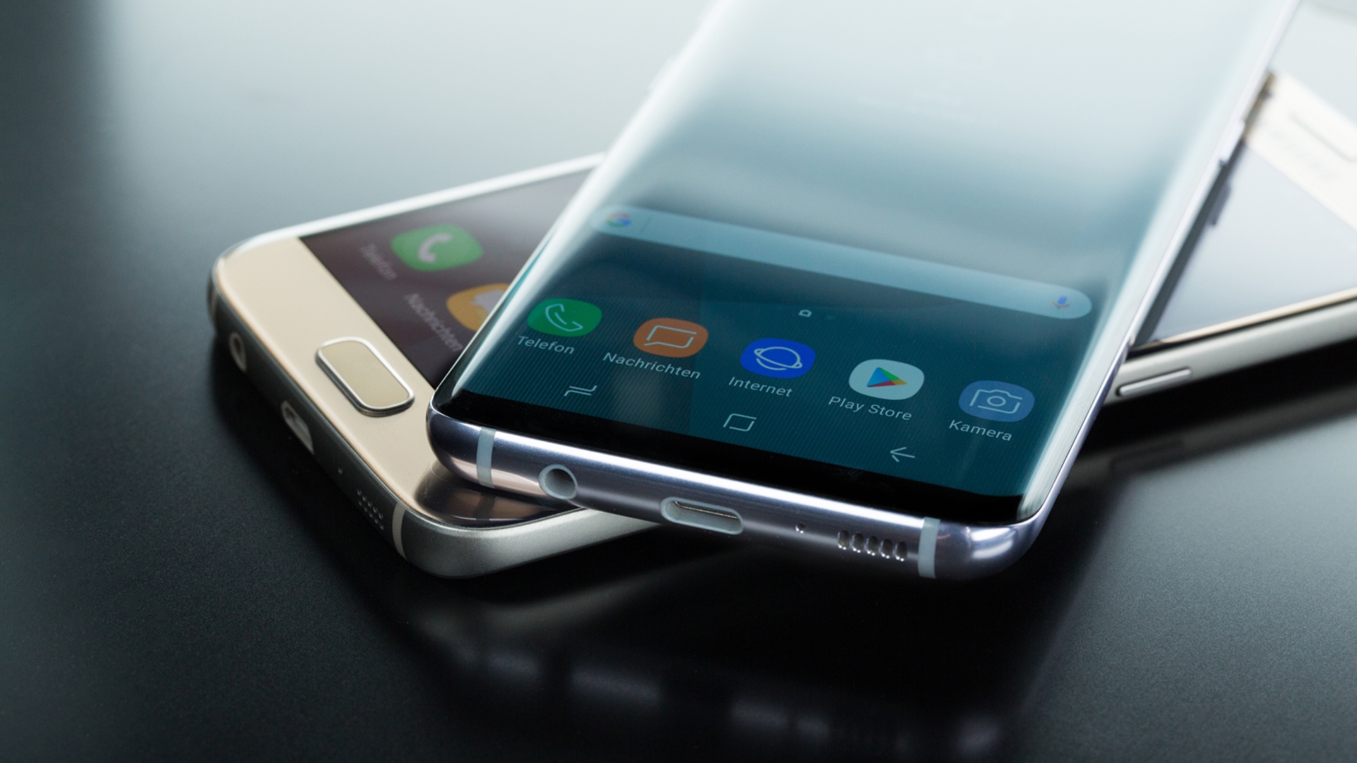 Samsung Galaxy S7 vs Samsung Galaxy S8 Samsung Galaxy S7 vs Samsung Galaxy S8