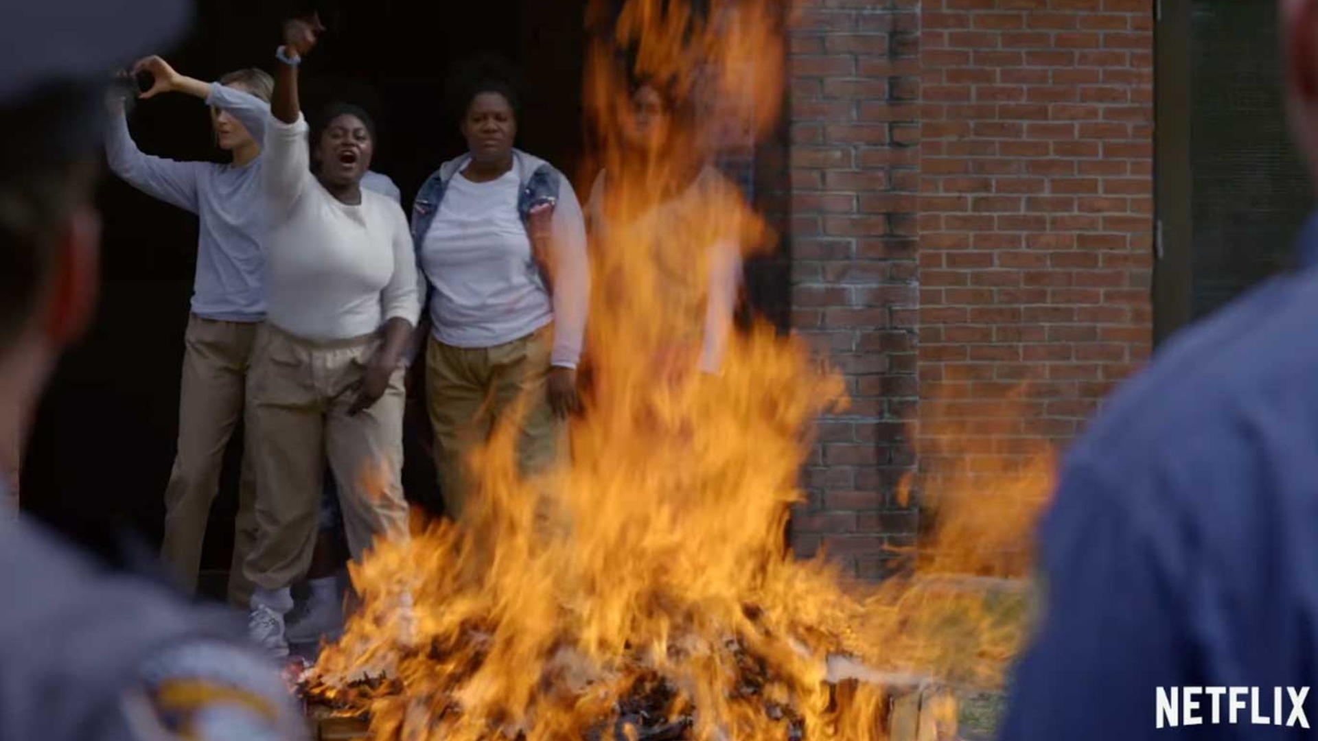 In "Orange is the New Black" Staffel 5 gibt es einen Aufstand