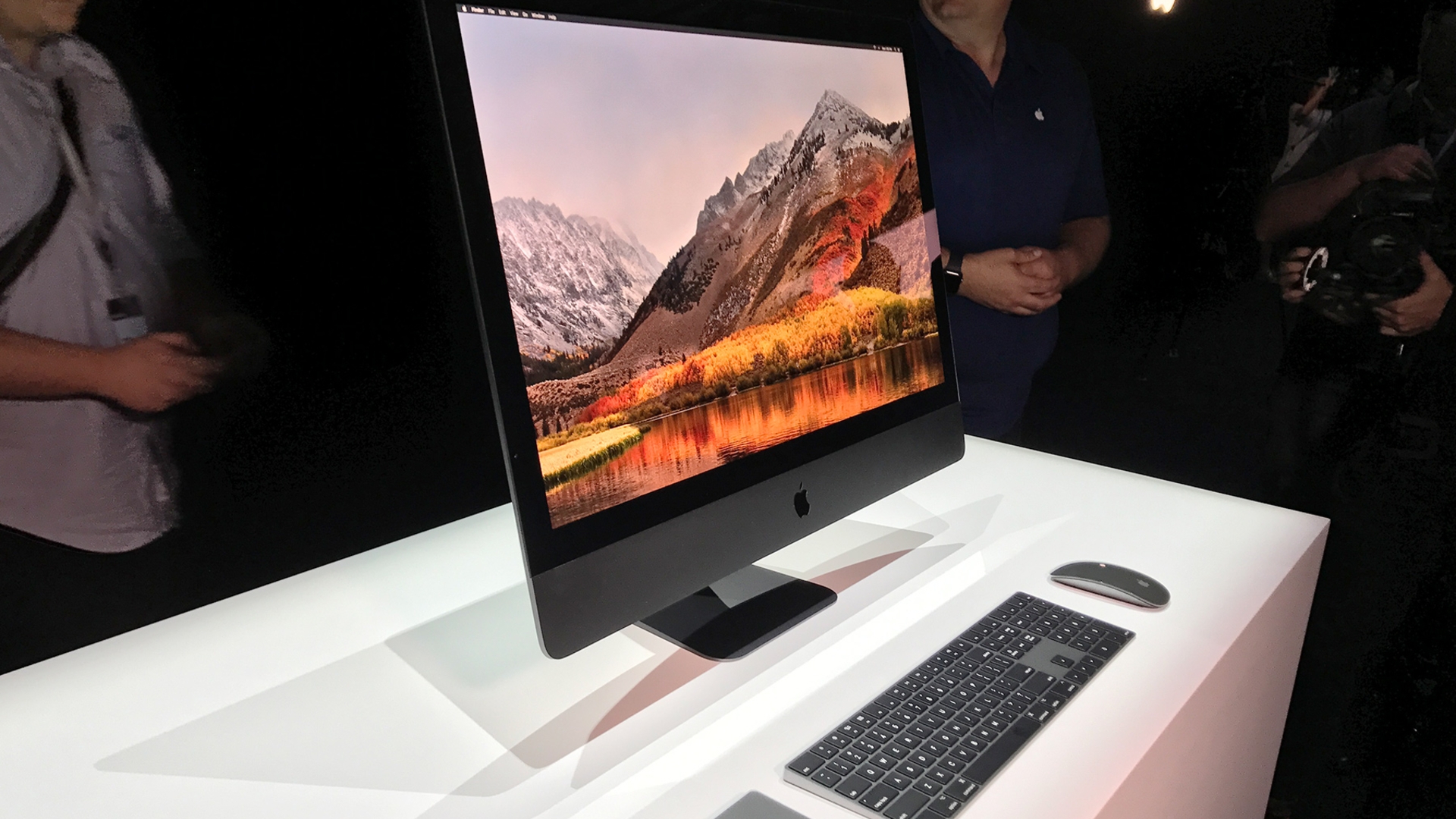 Apple iMac Pro, WWDC 2017, Magic Mouse, Wireless Magic Keyboard, Magic Trackpad