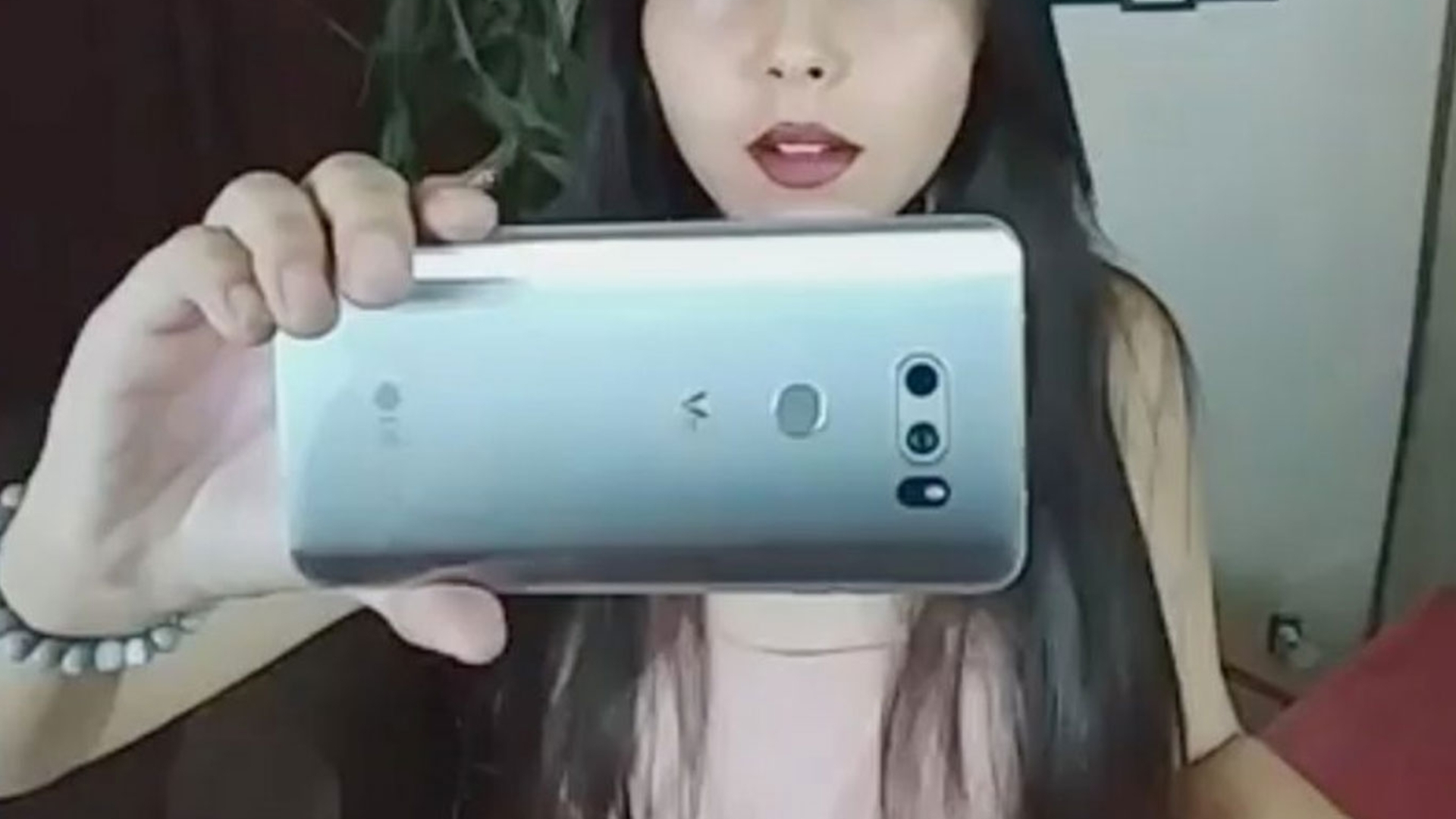 Das LG V30 ist in mehreren Nutzer-Videos aufgetaucht Das LG V30 ist in mehreren Nutzer-Videos aufgetaucht
