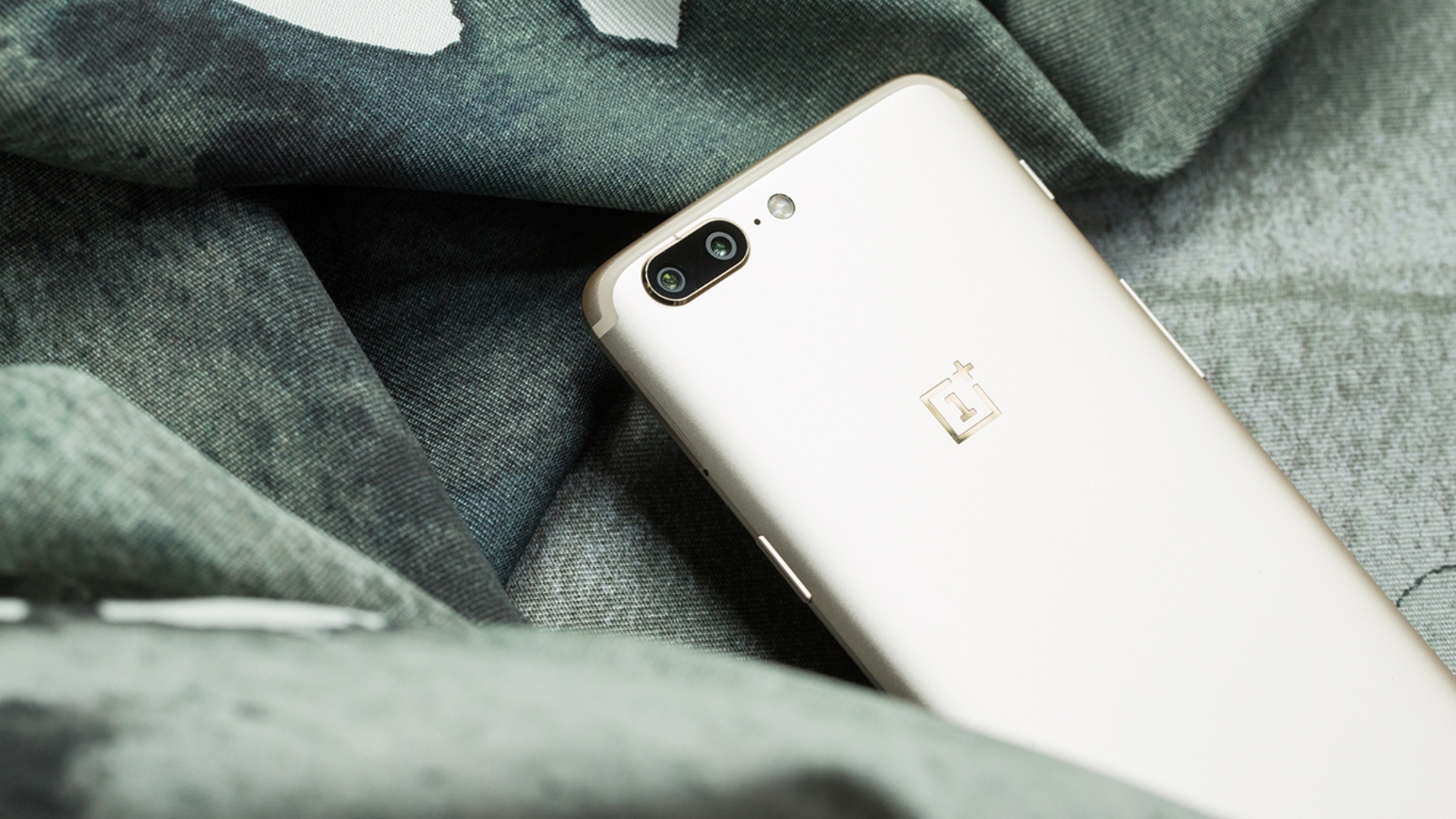OnePlus 5 gold OnePlus 5 gold